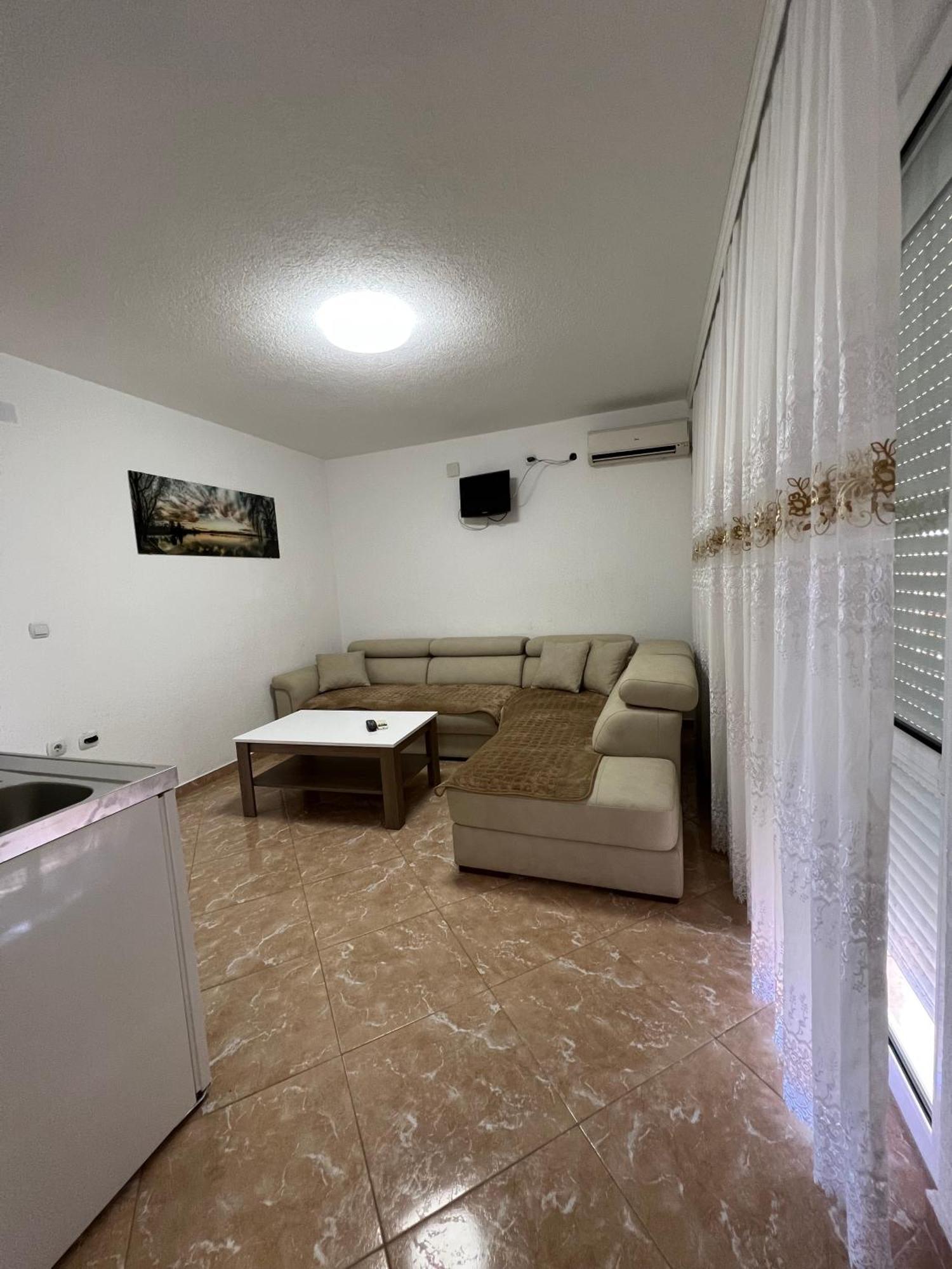 Zalli Appartement *